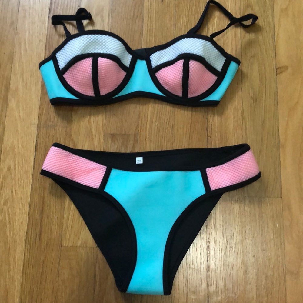 Super cute triangl-like bikini!